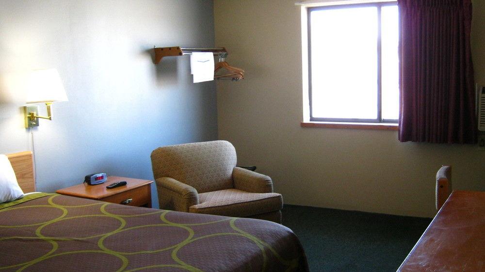Bison Inn and Suites