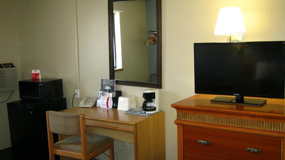 Bison Inn and Suites