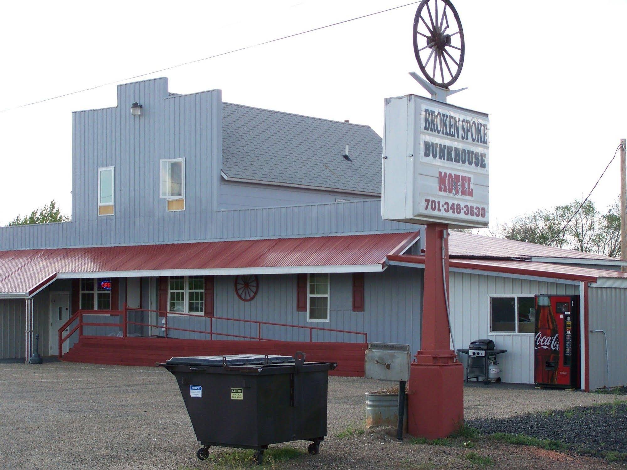 Broken Spoke Bunkhouse Motel