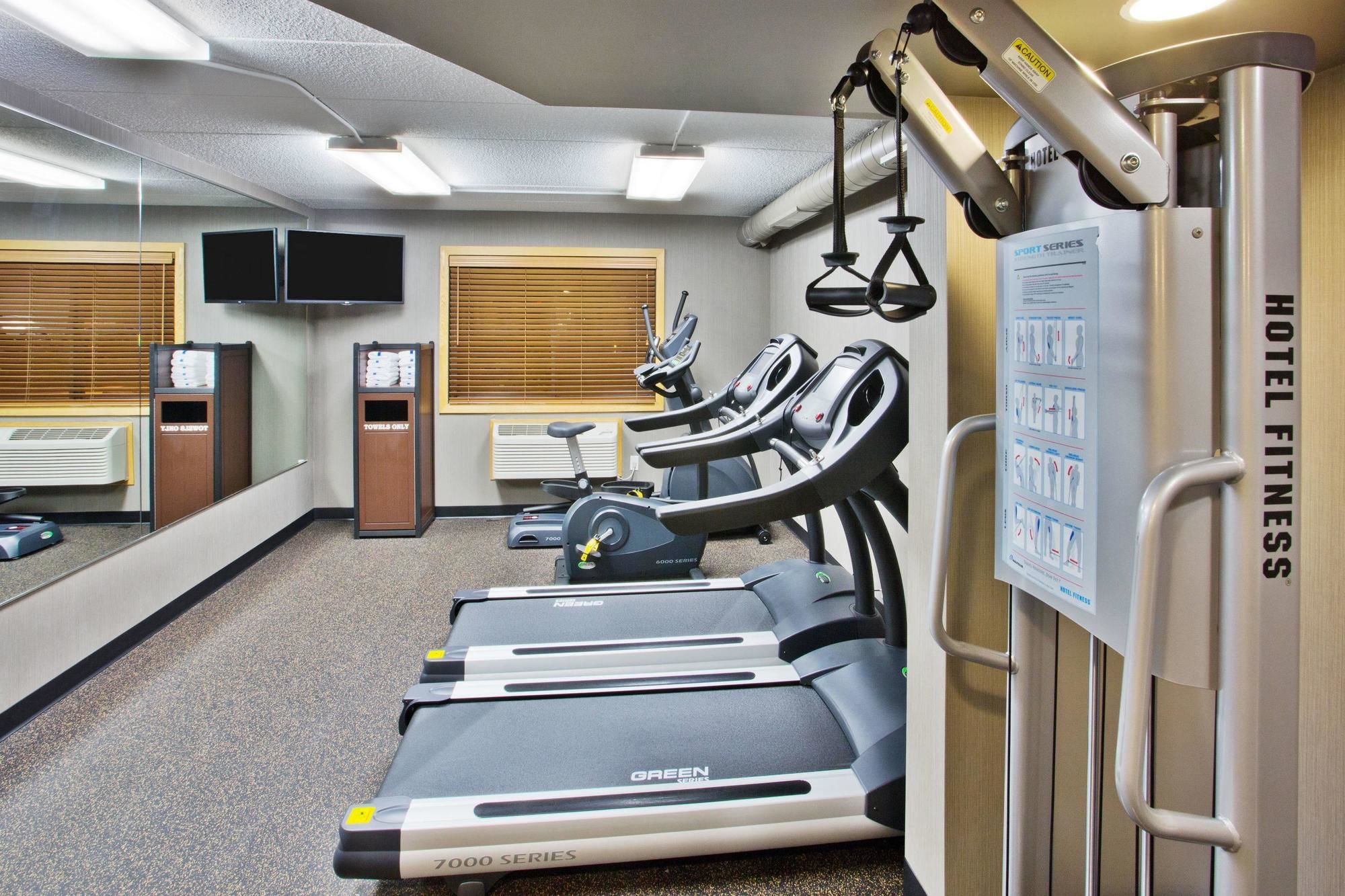 AmericInn by Wyndham Grand Forks