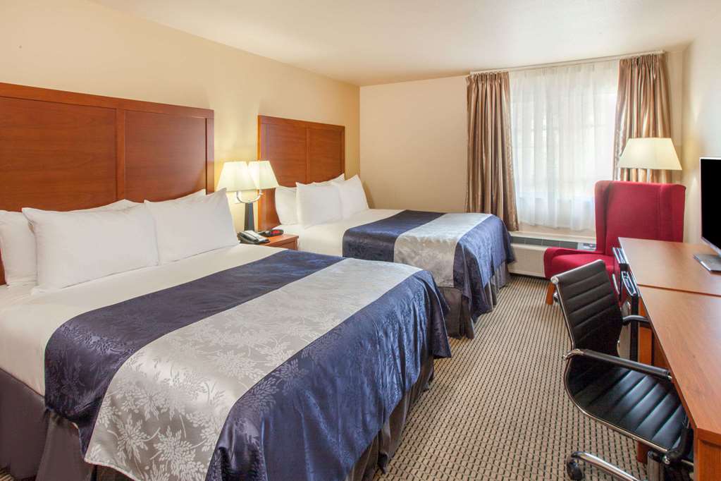 Baymont by Wyndham Grand Forks
