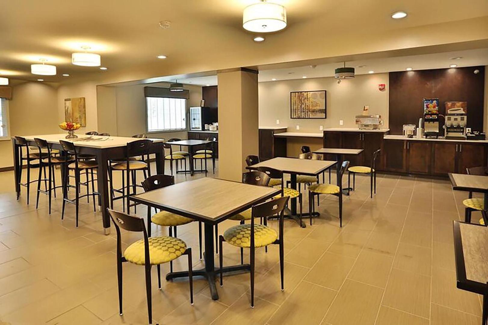 Best Western Harvest Inn & Suites