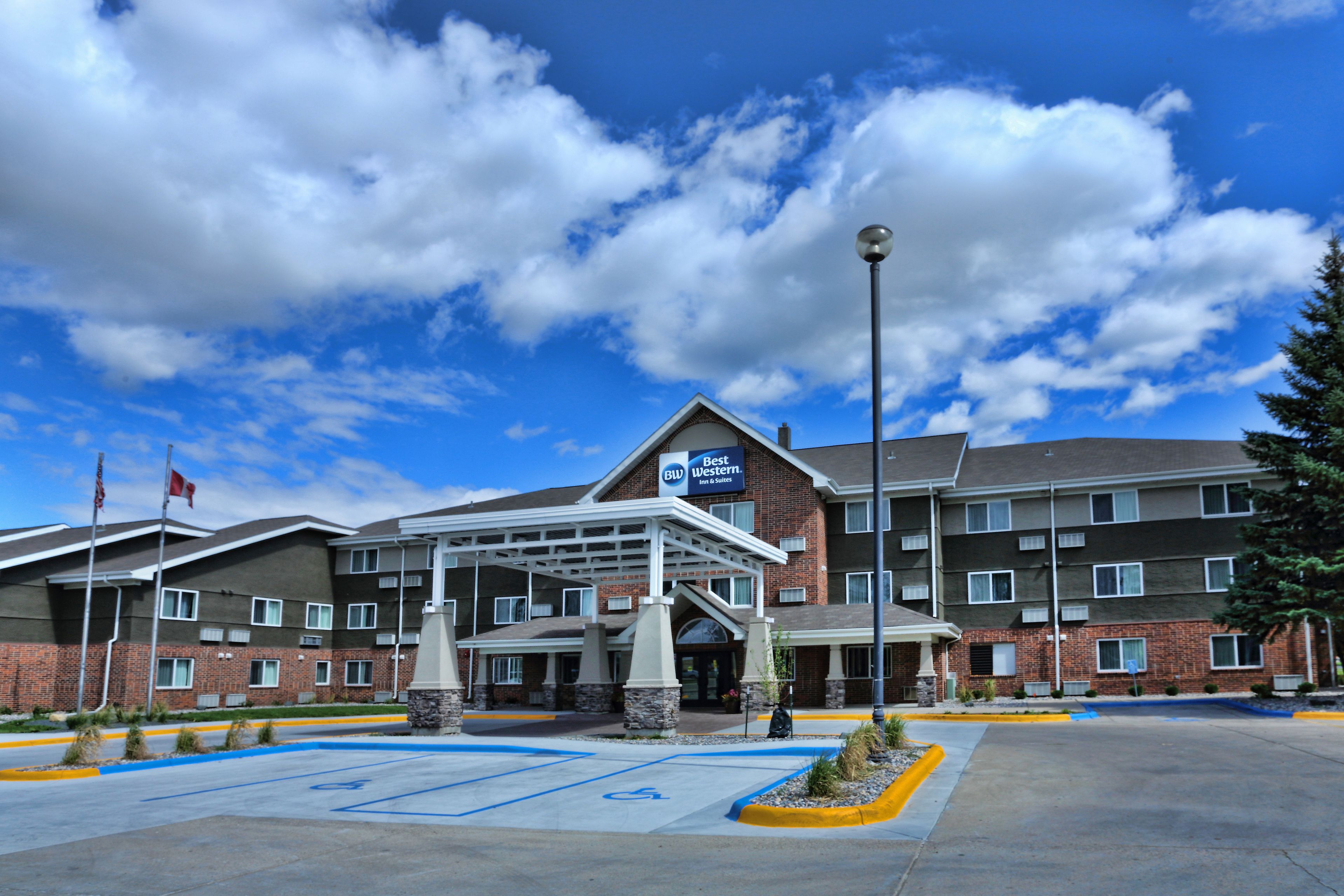 Best Western Harvest Inn & Suites
