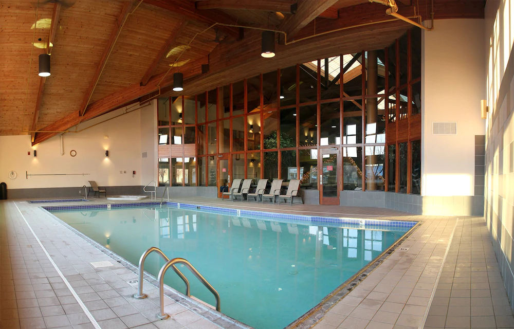 C'mon Inn Hotel & Suites