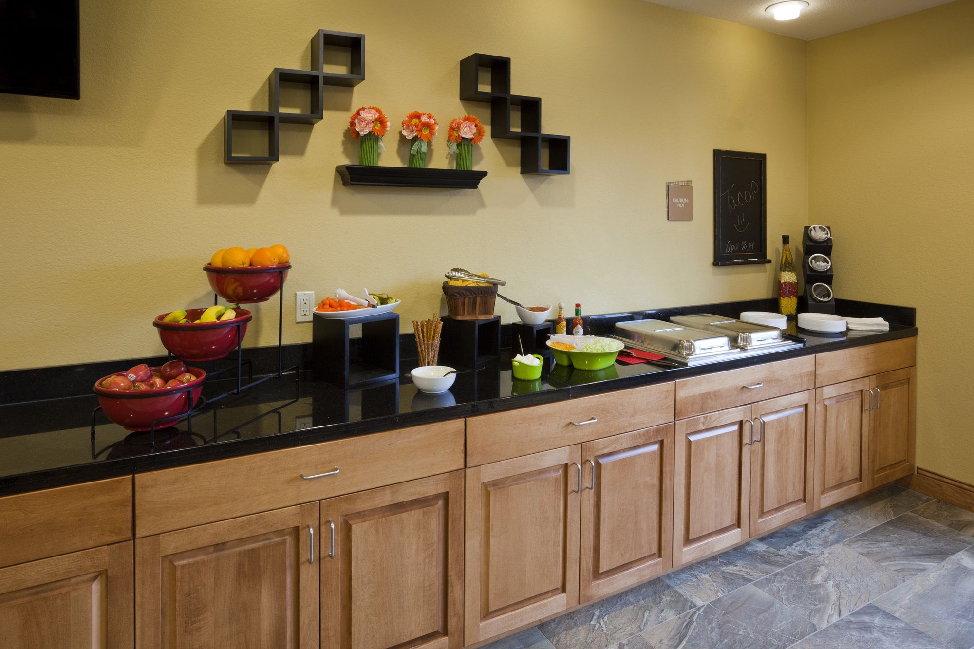 Grand Forks Lodge And Suites