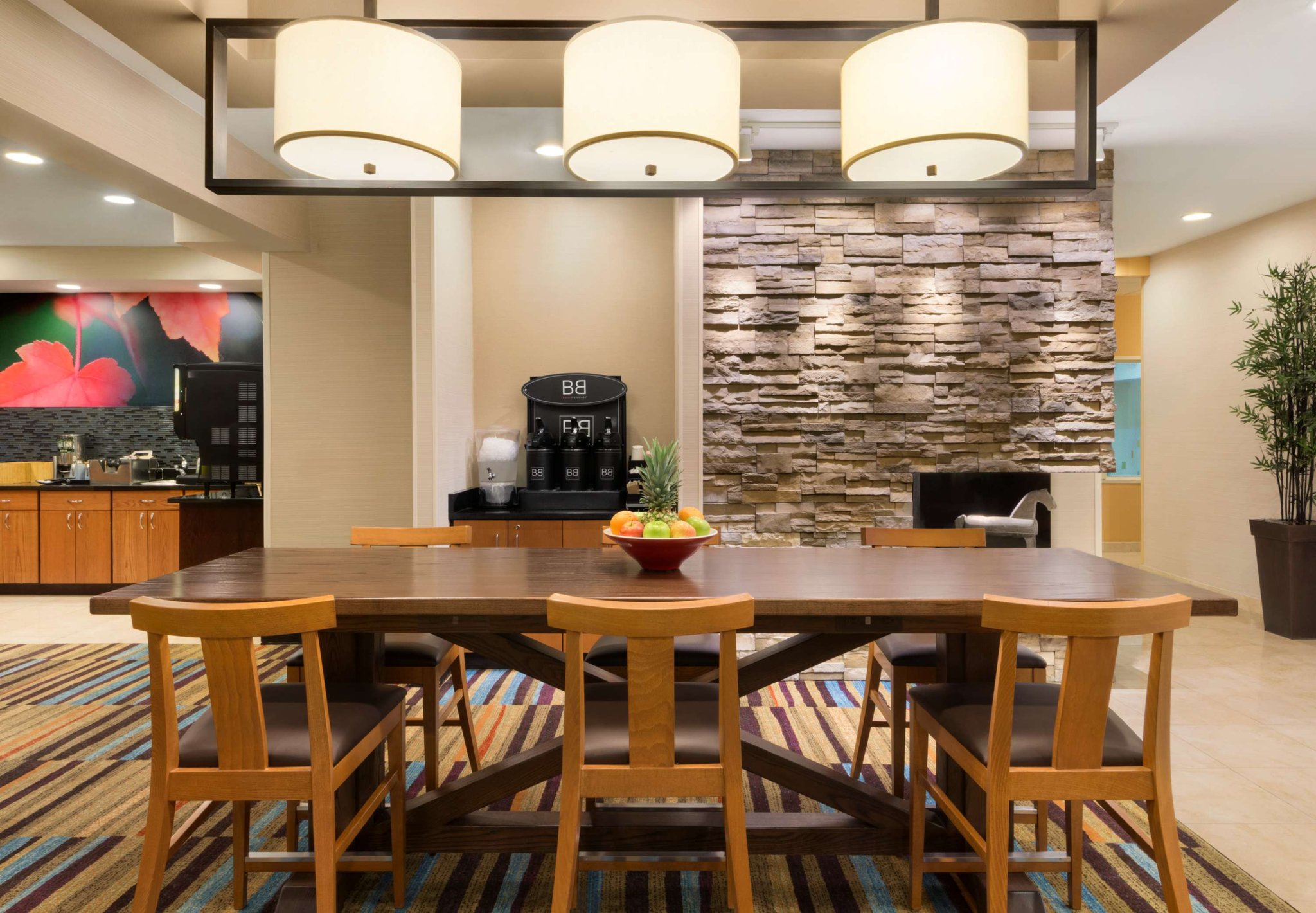 AmeriVu Inn & Suites - Grand Forks