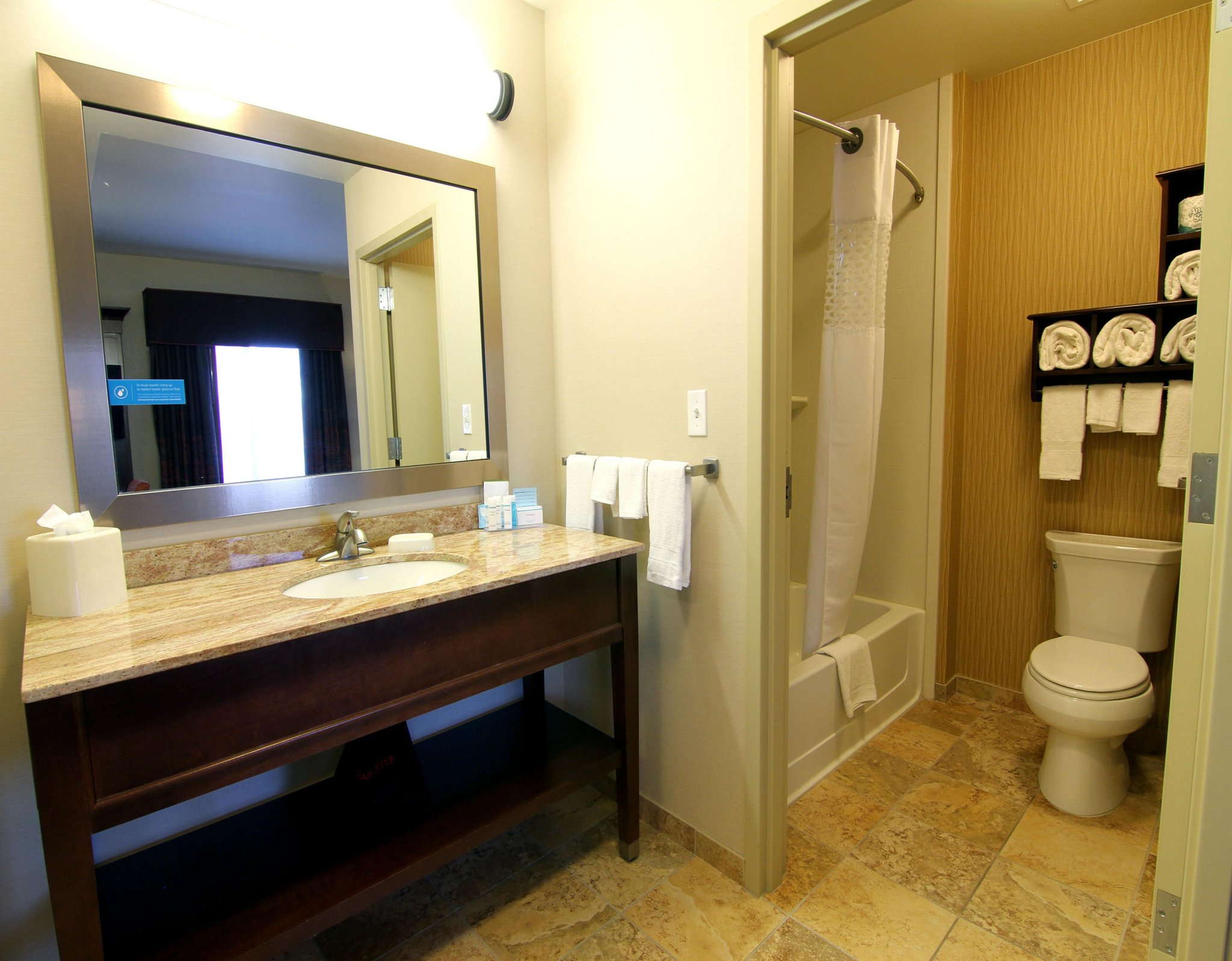 Hampton Inn And Suites Grand Forks