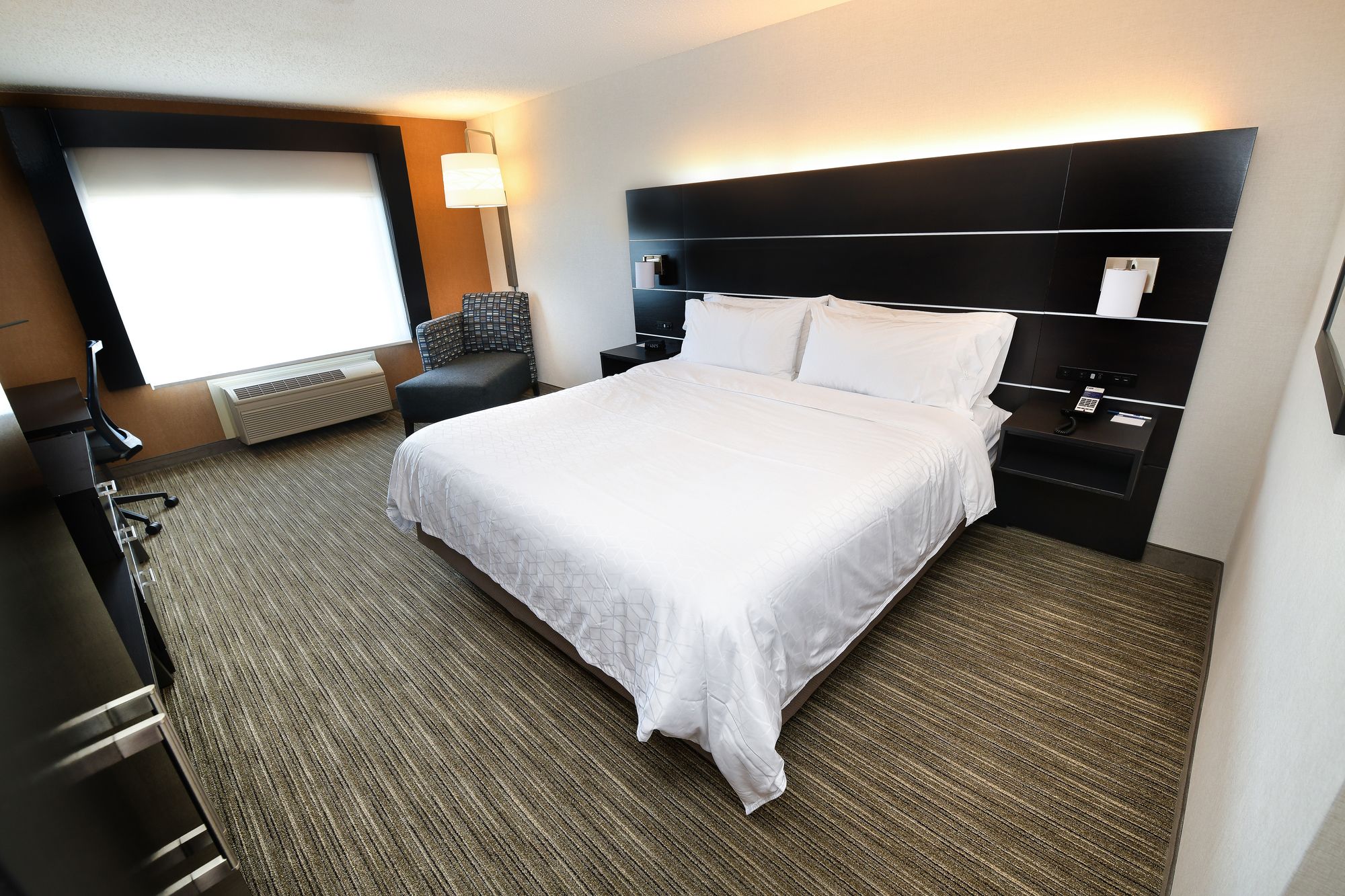 Holiday Inn Express & Suites Grand Forks