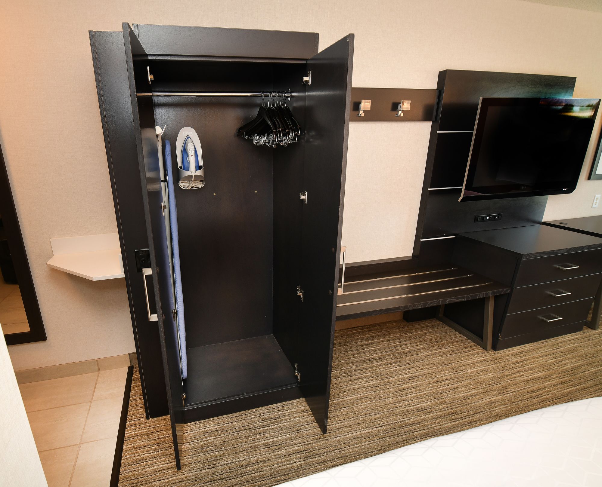 Holiday Inn Express & Suites Grand Forks