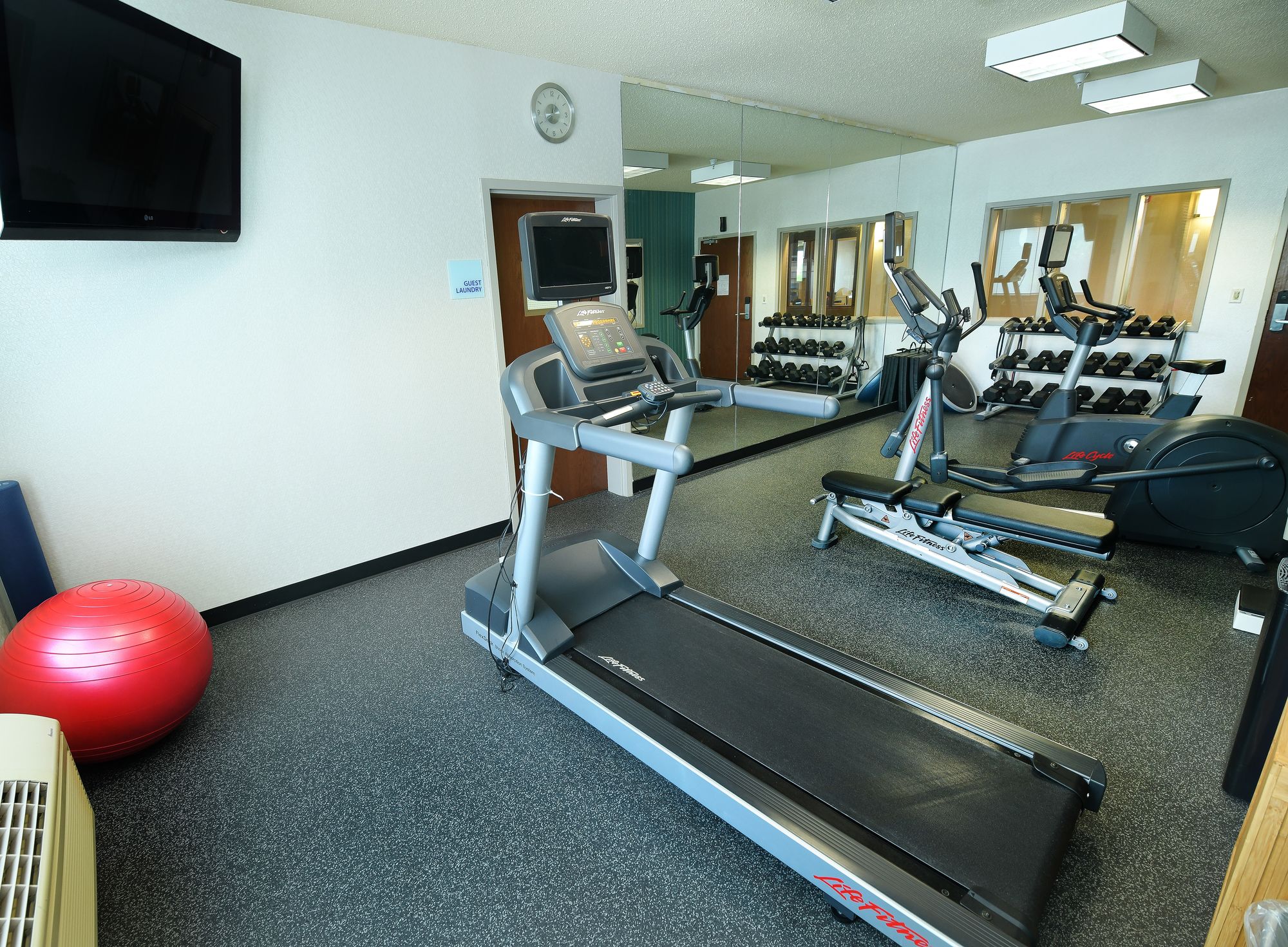 Holiday Inn Express & Suites Grand Forks