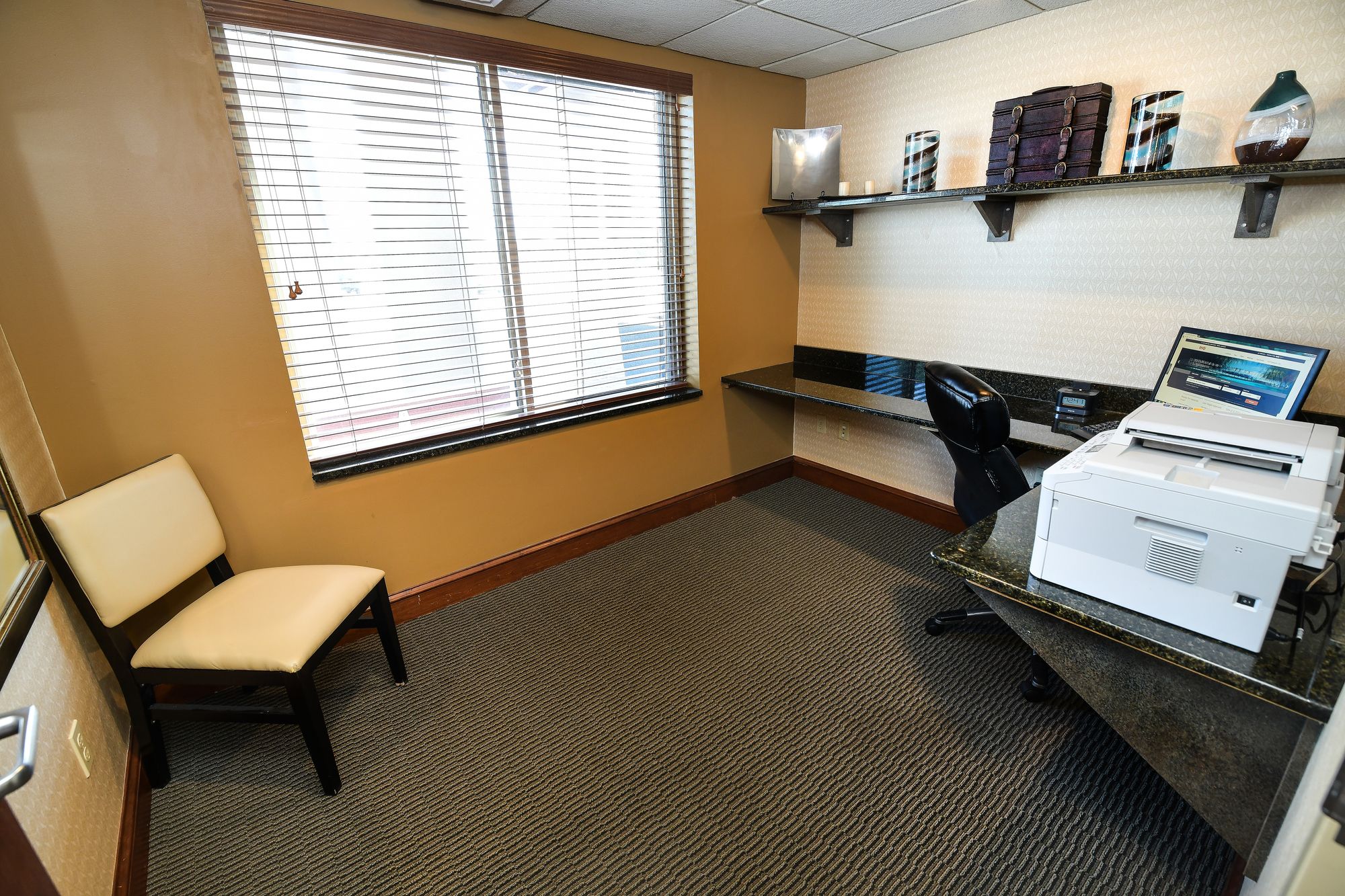 Holiday Inn Express & Suites Grand Forks