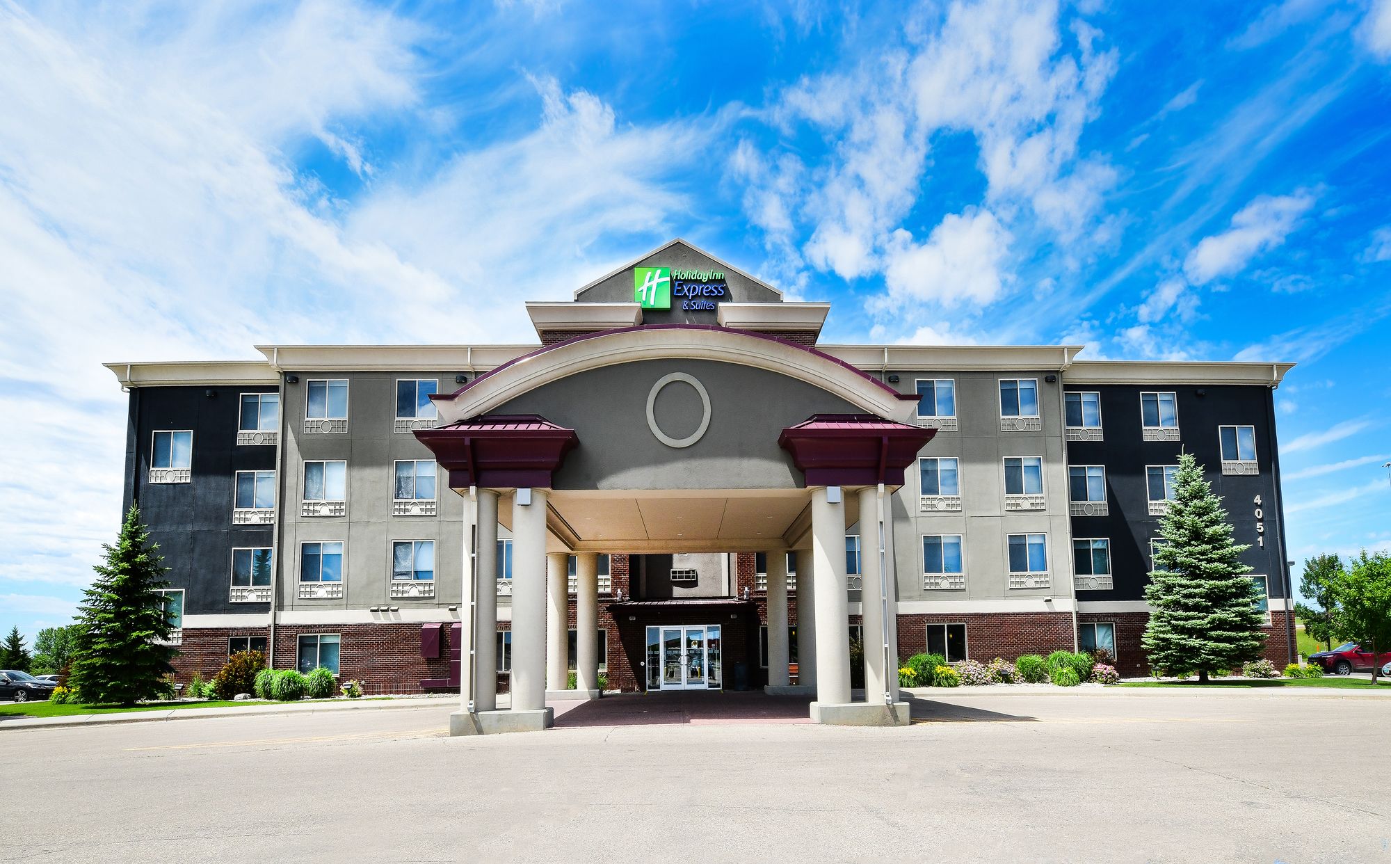 Holiday Inn Express & Suites Grand Forks