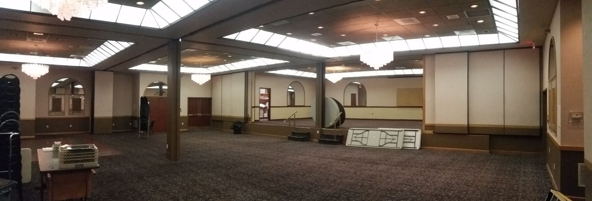 Grand Forks Inn & Suites