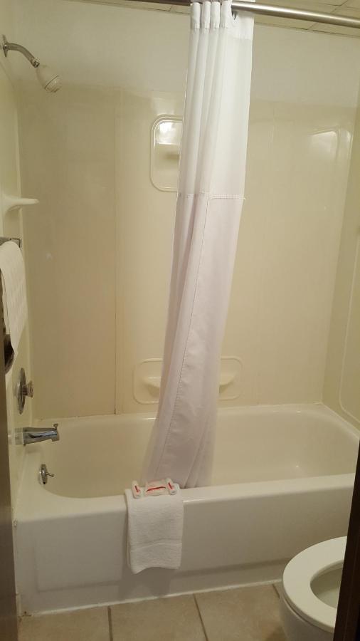 Knights Inn And Suites Grand Forks