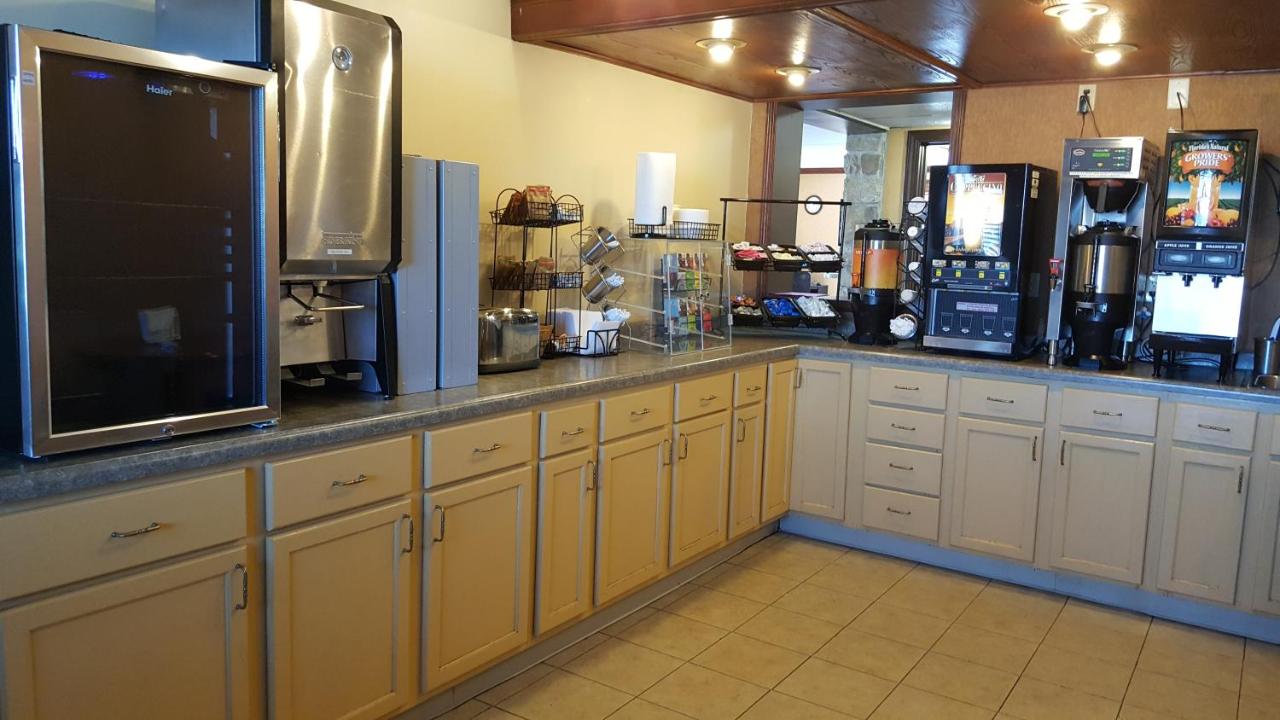 Knights Inn And Suites Grand Forks