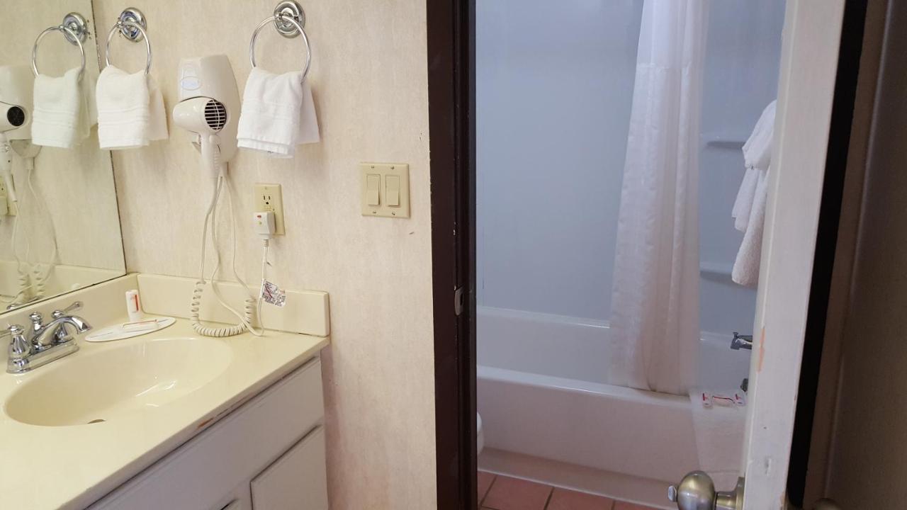 Knights Inn And Suites Grand Forks