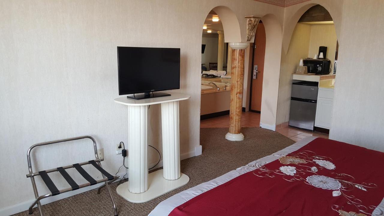 Knights Inn And Suites Grand Forks