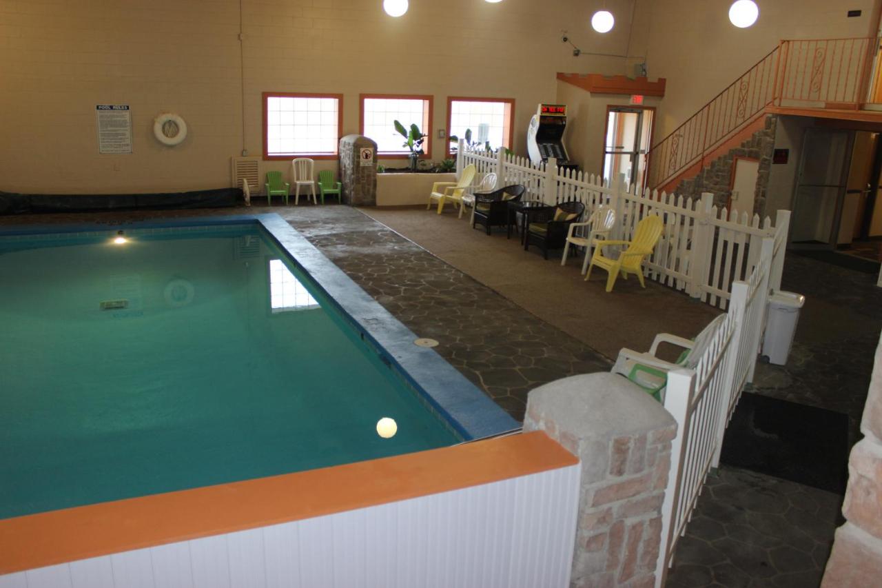 Knights Inn And Suites Grand Forks