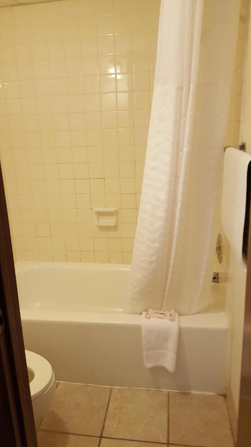 Knights Inn And Suites Grand Forks