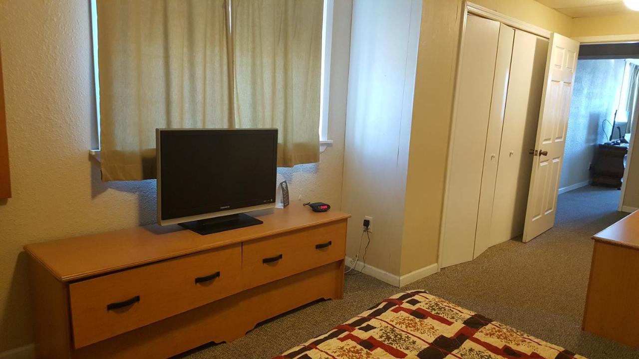 Knights Inn And Suites Grand Forks