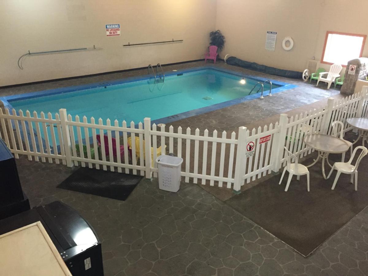 Knights Inn And Suites Grand Forks