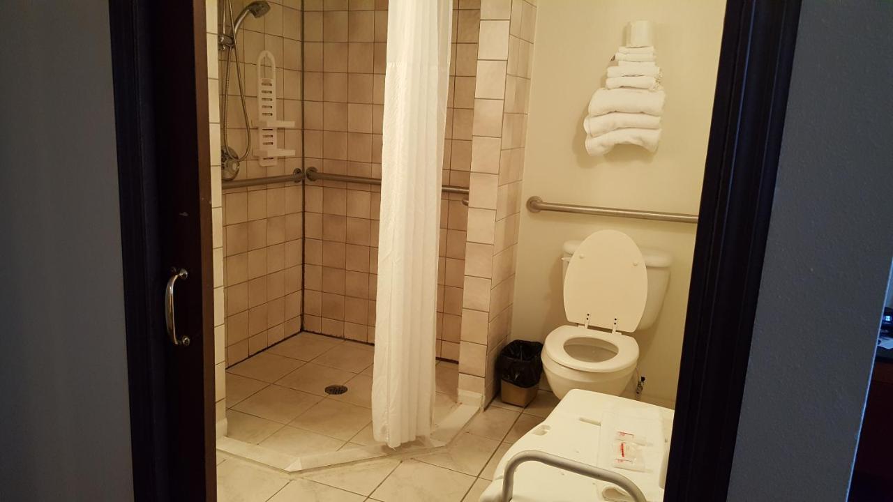 Knights Inn And Suites Grand Forks
