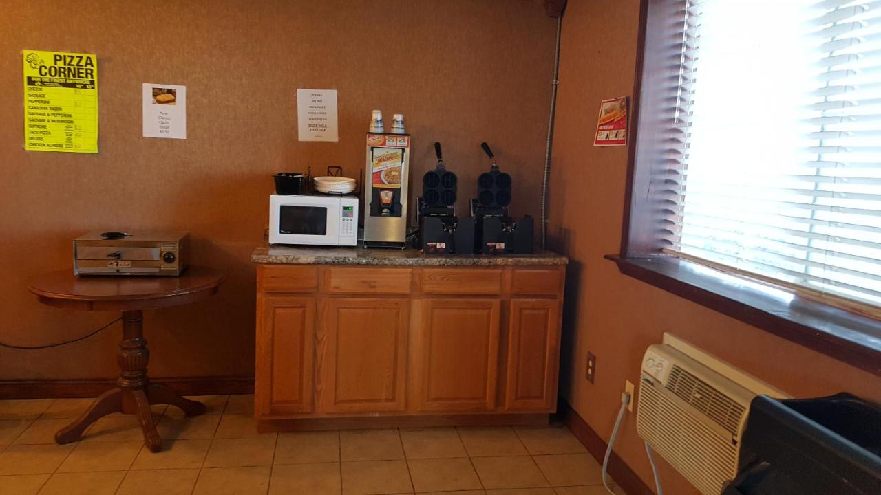 Knights Inn And Suites Grand Forks