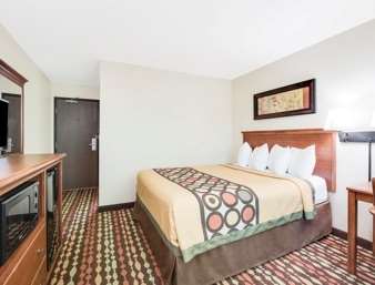 Super 8 by Wyndham Grand Forks
