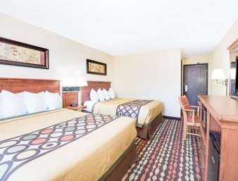 Super 8 by Wyndham Grand Forks