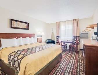 Super 8 by Wyndham Grand Forks