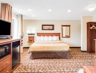Super 8 by Wyndham Grand Forks