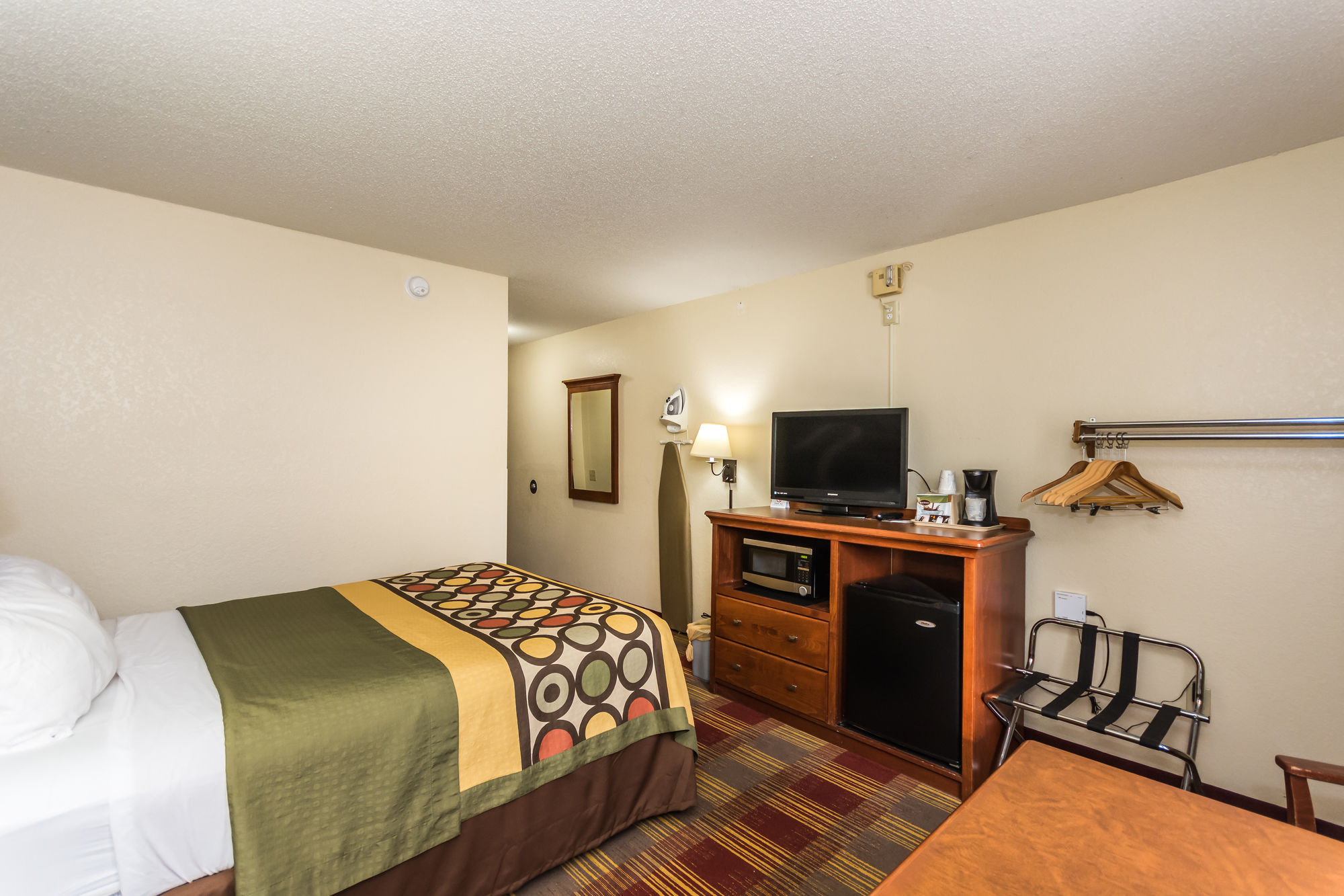 Super 8 by Wyndham Grand Forks