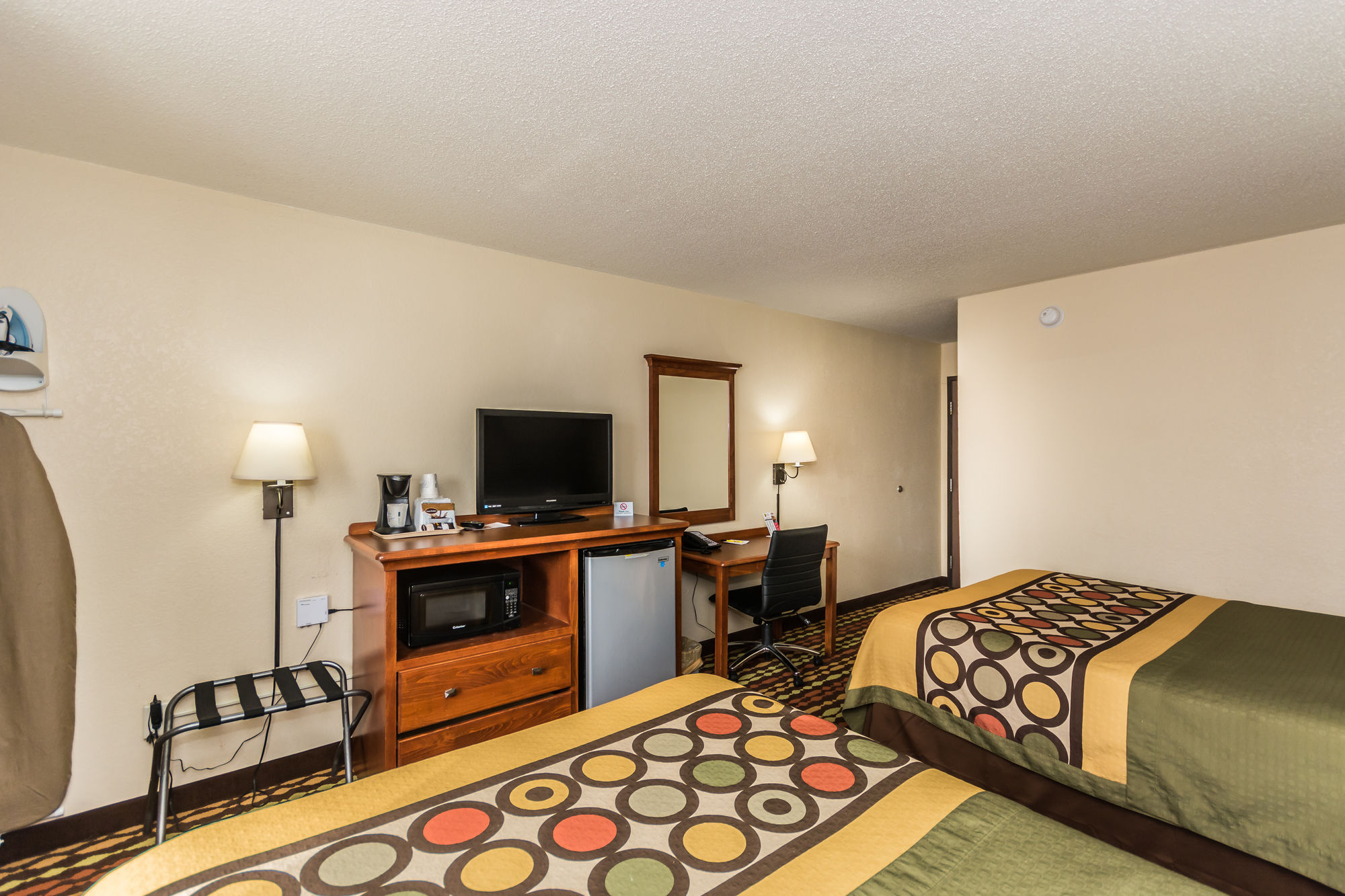Super 8 by Wyndham Grand Forks
