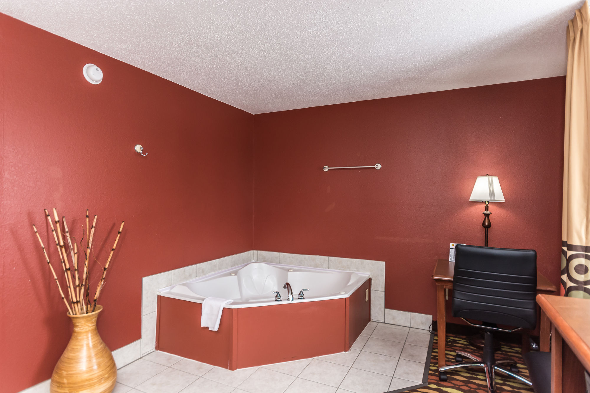 Super 8 by Wyndham Grand Forks