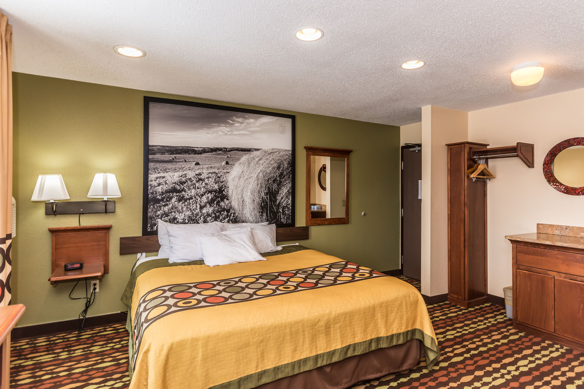 Super 8 by Wyndham Grand Forks