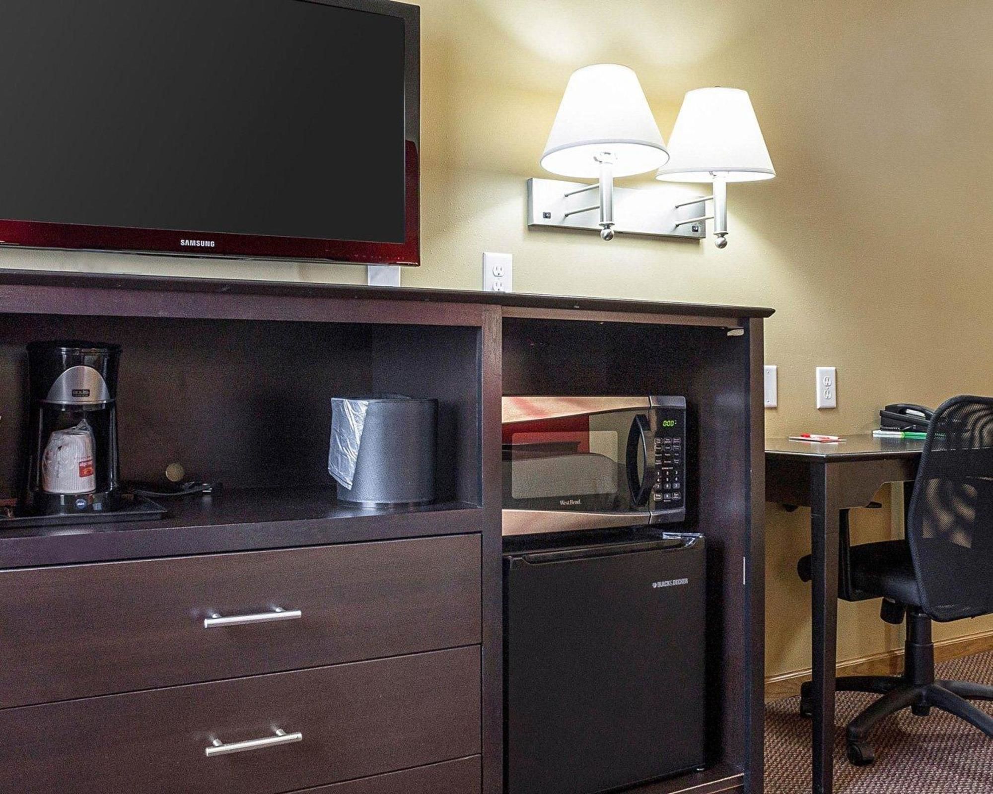 Econo Lodge Jamestown