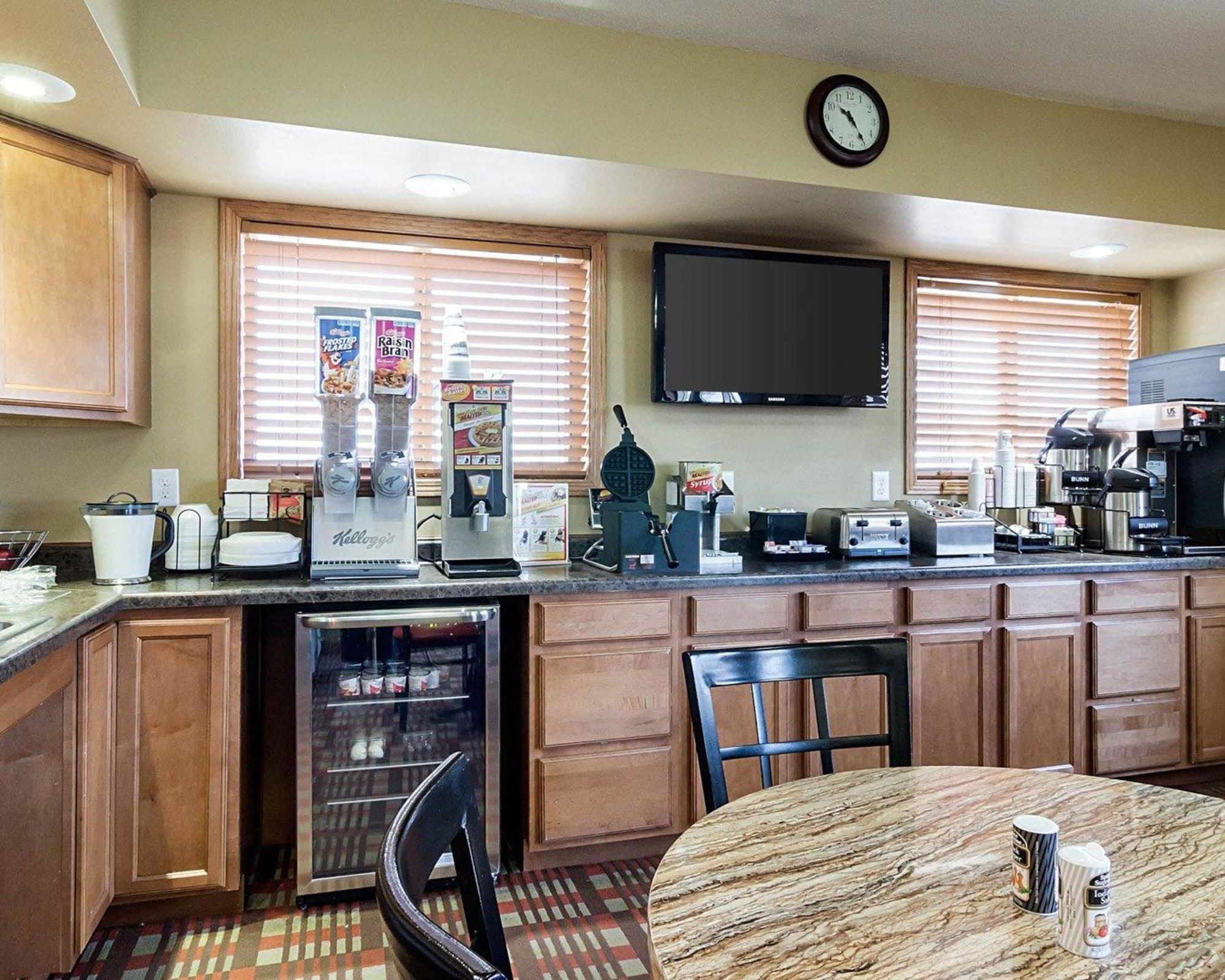 Econo Lodge Jamestown