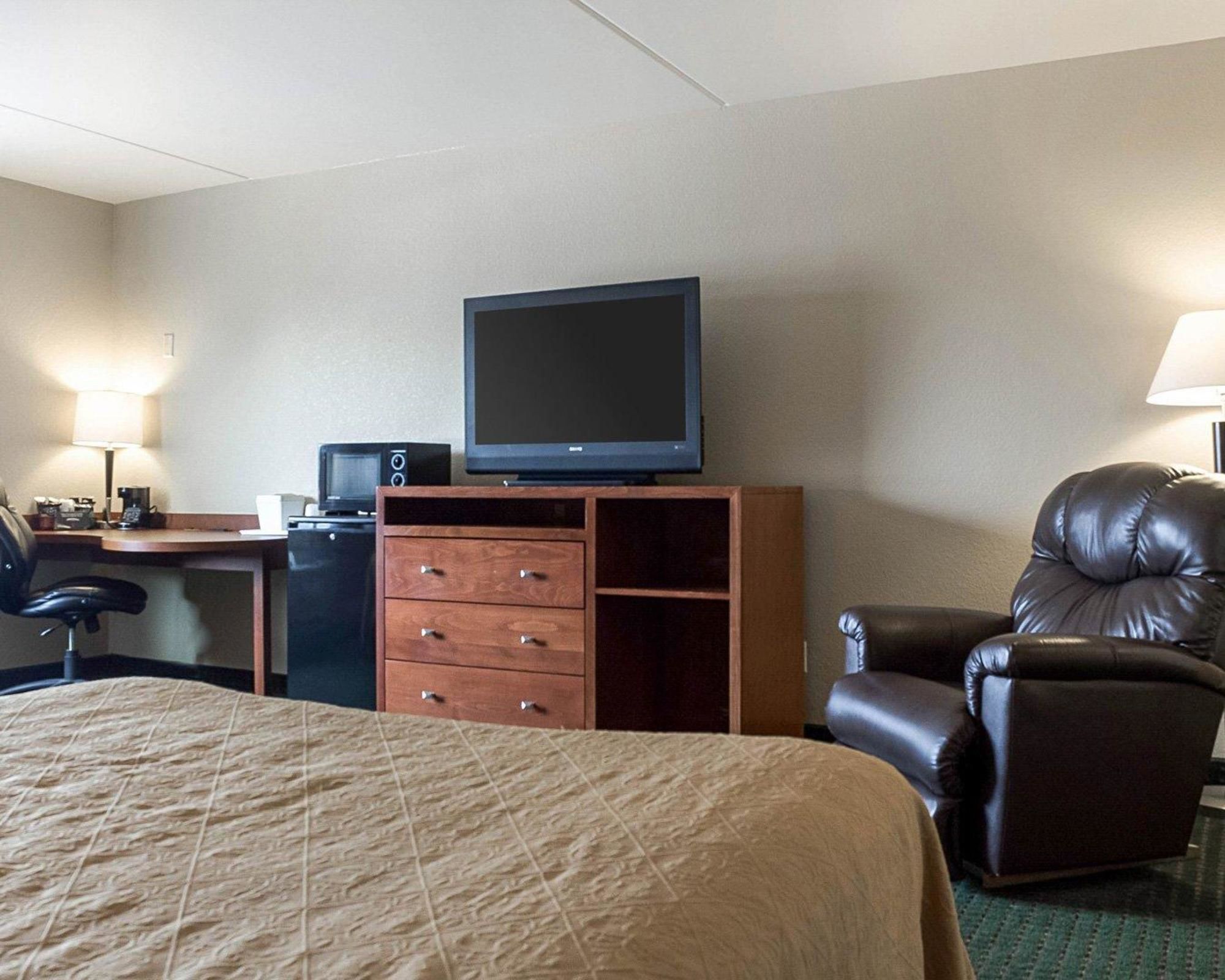 Baymont by Wyndham Jamestown Conference Center & Water Park