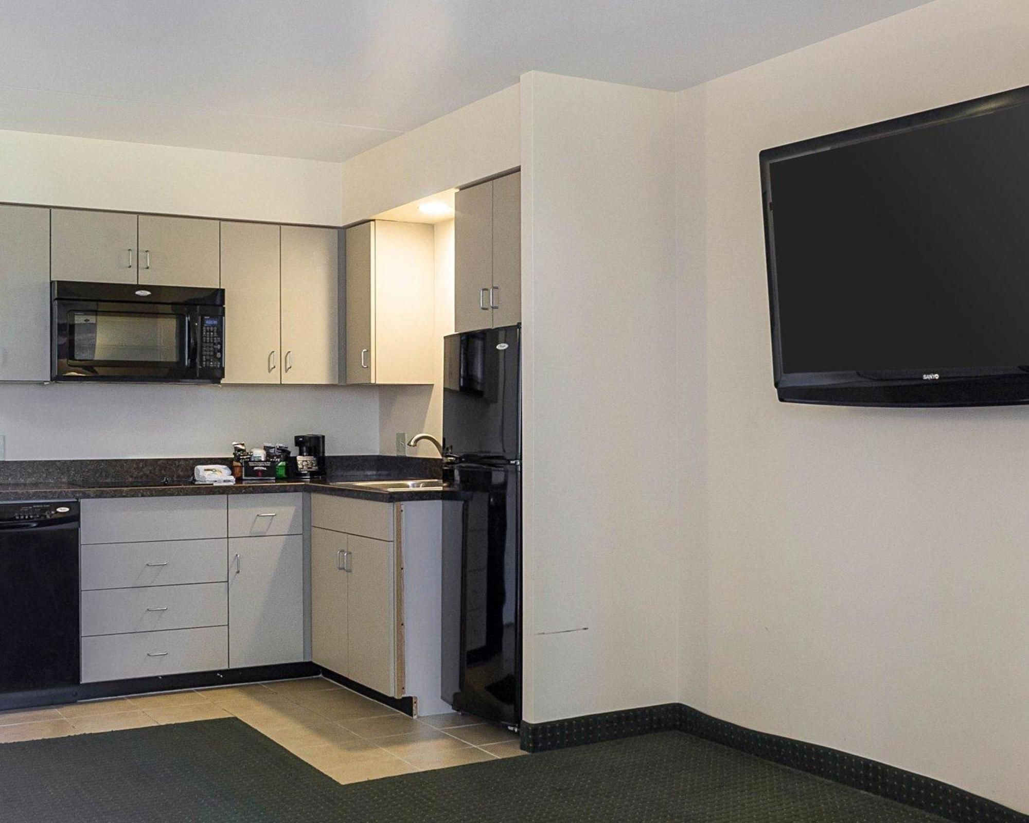 Baymont by Wyndham Jamestown Conference Center & Water Park