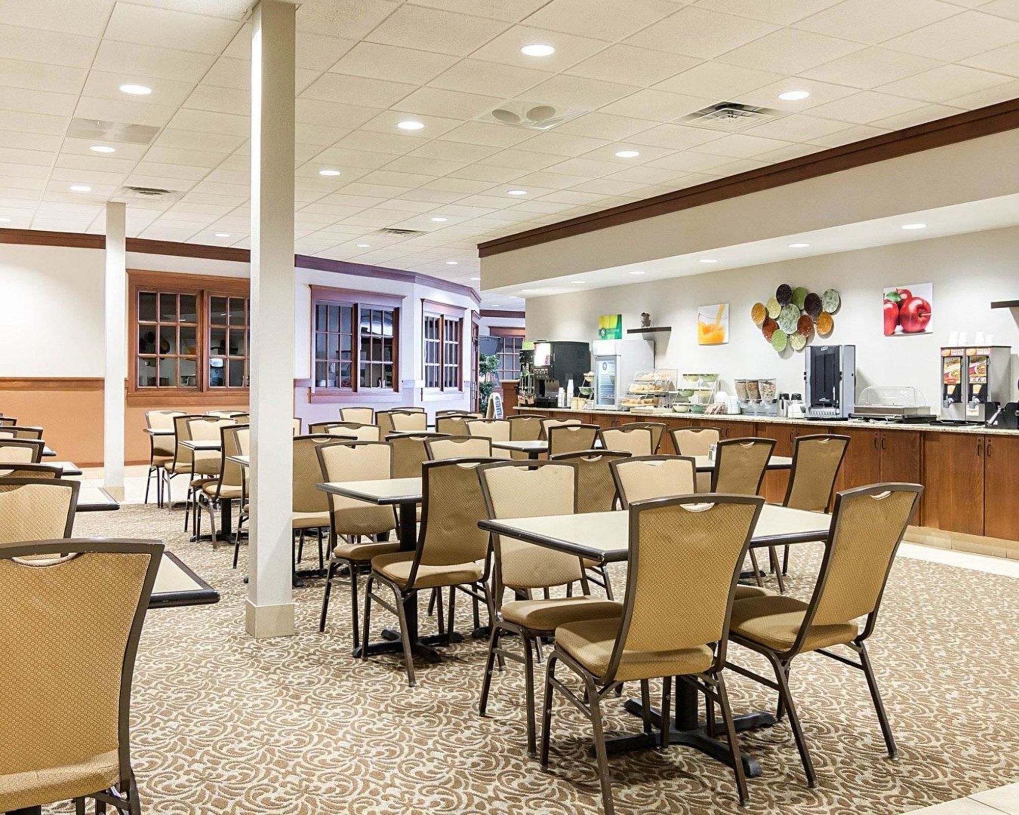 Baymont by Wyndham Jamestown Conference Center & Water Park