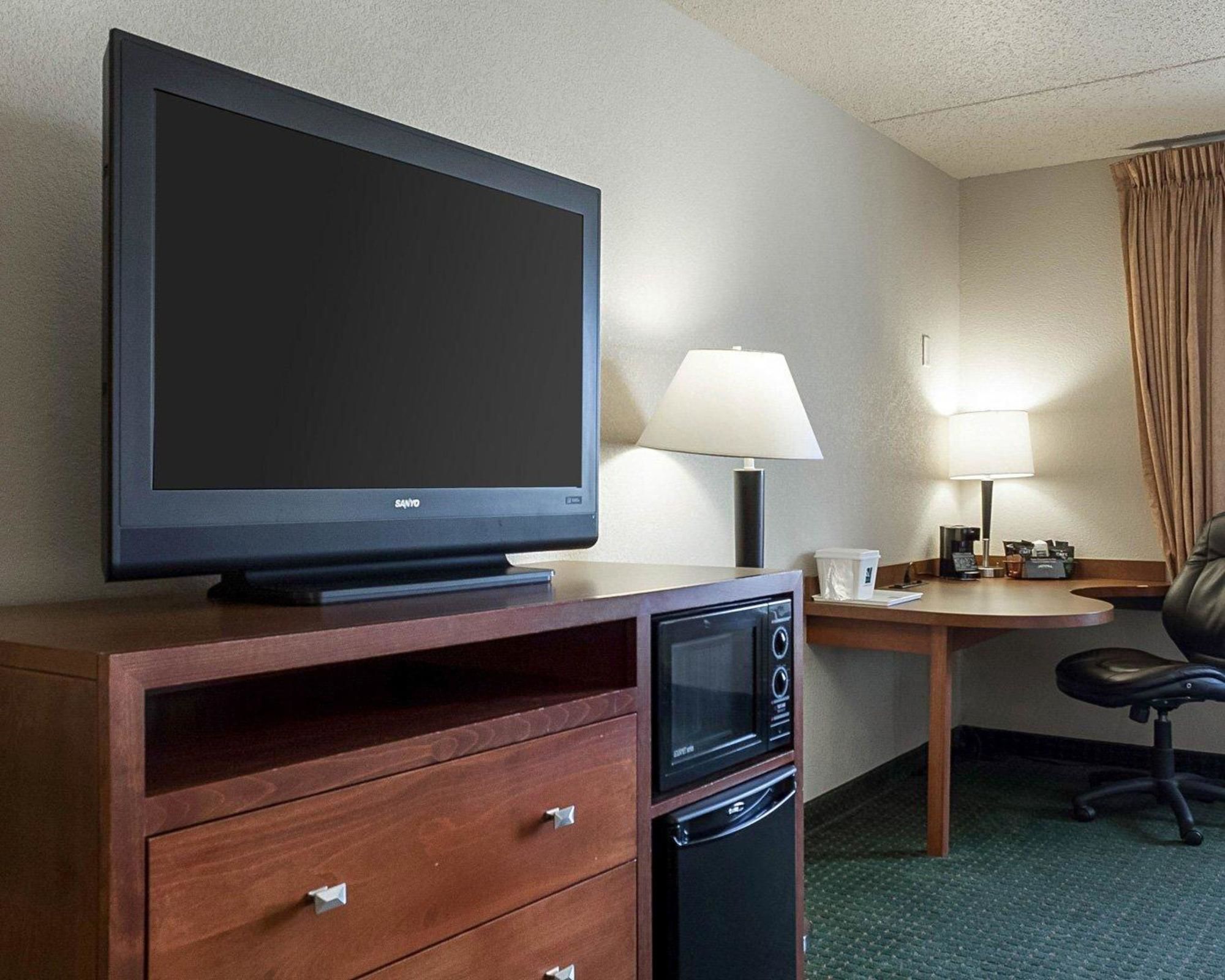 Baymont by Wyndham Jamestown Conference Center & Water Park