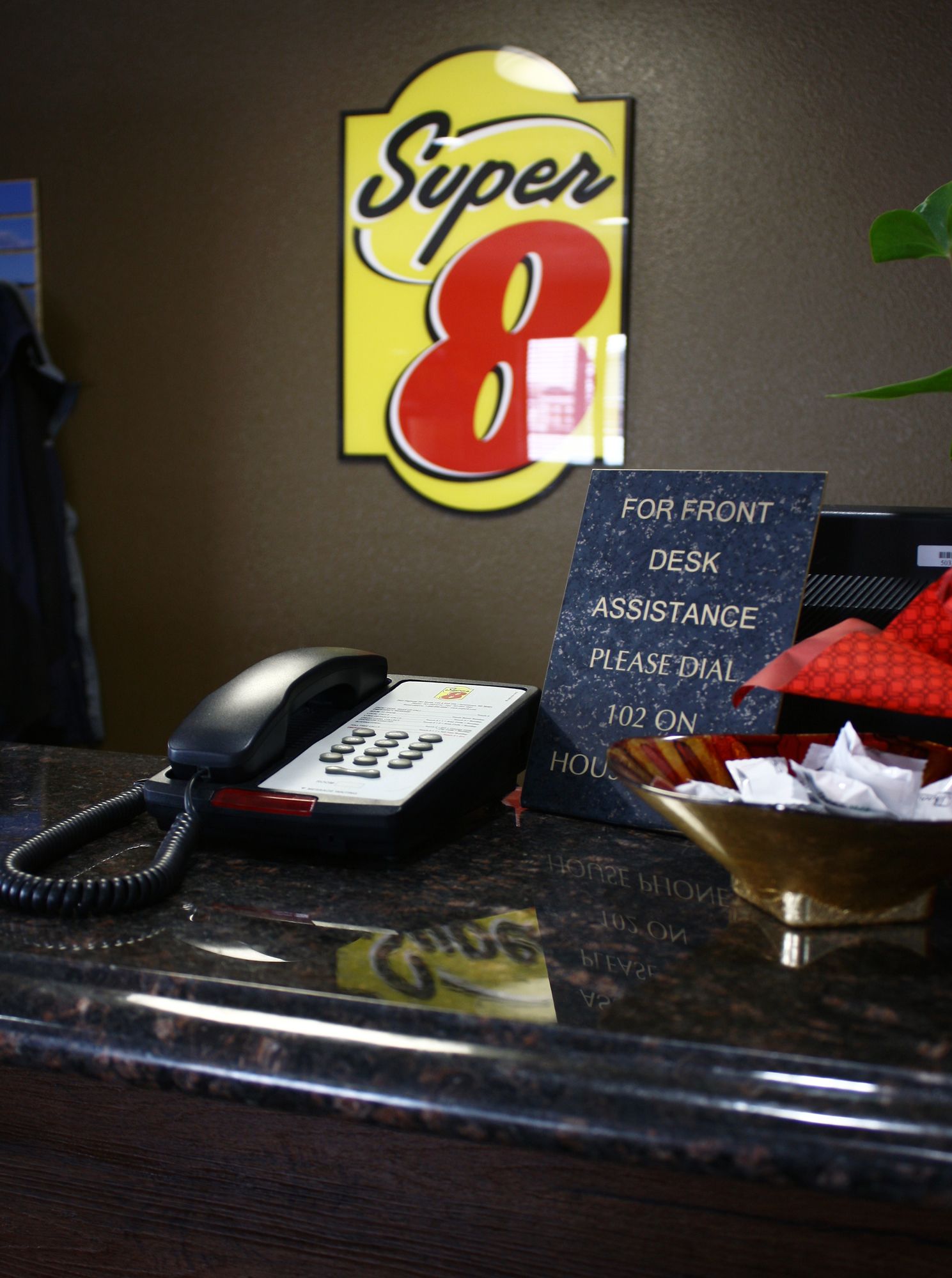 Super 8 by Wyndham Jamestown