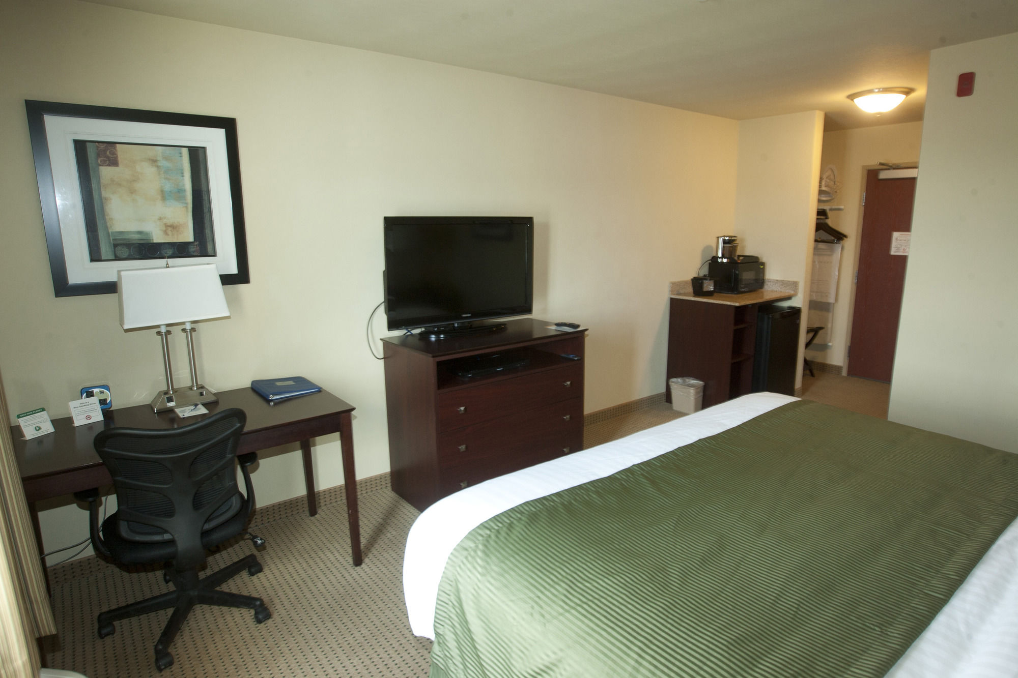 Cobblestone Inn & Suites in Langdon