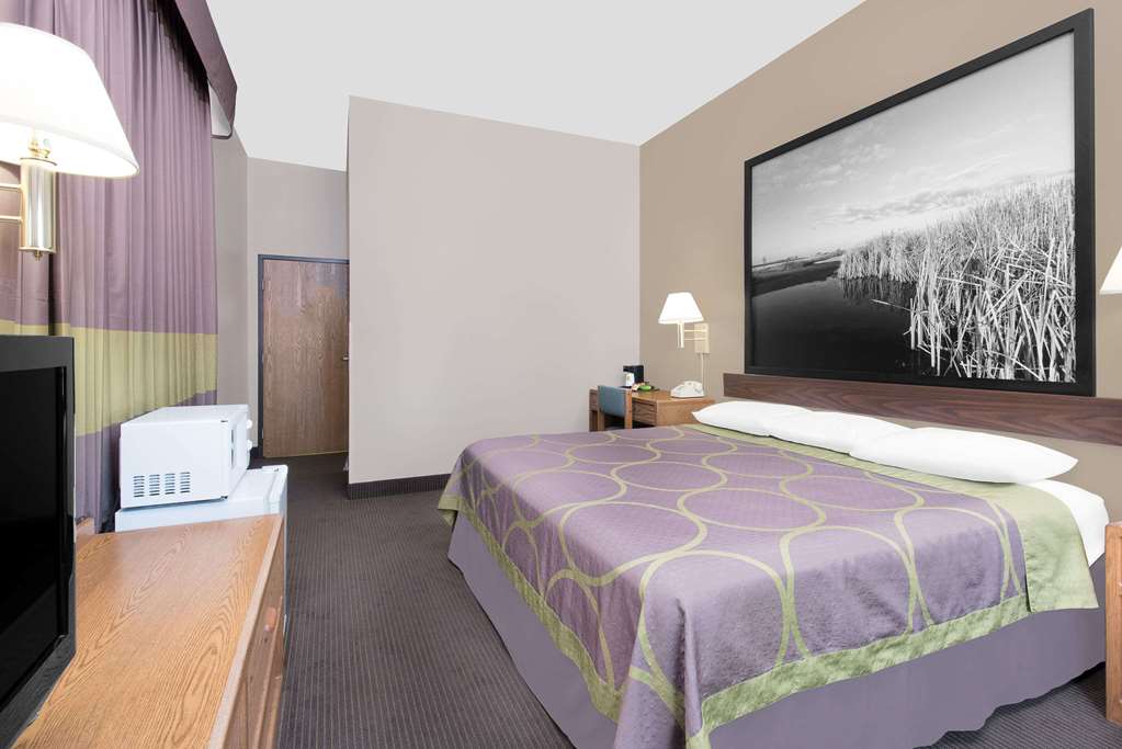 Super 8 by Wyndham Lisbon