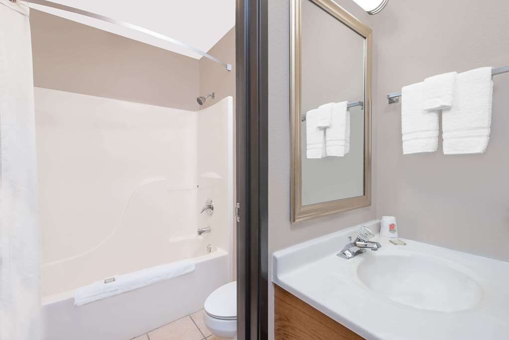 Super 8 by Wyndham Lisbon