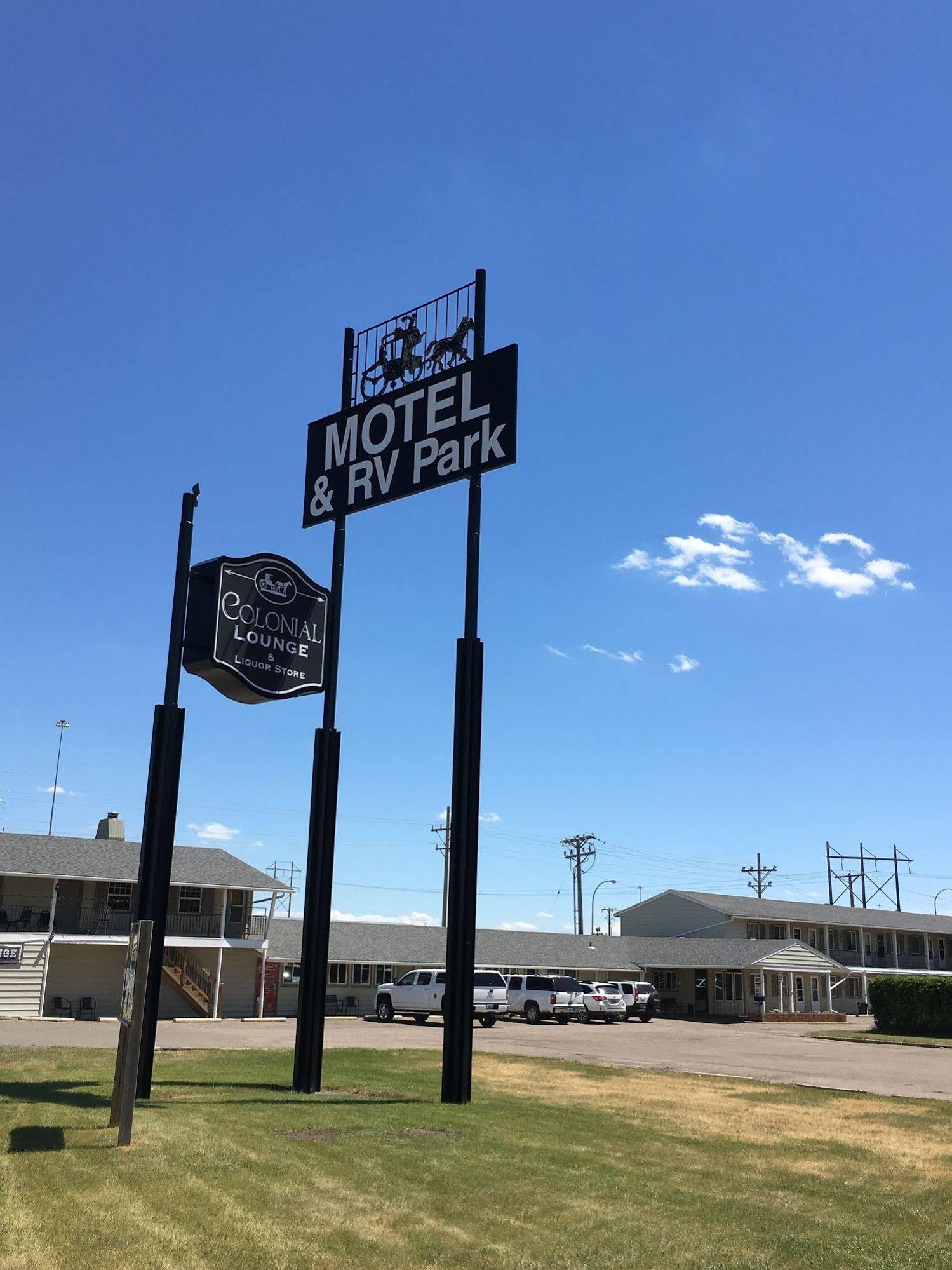 Colonial Motel And RV Park