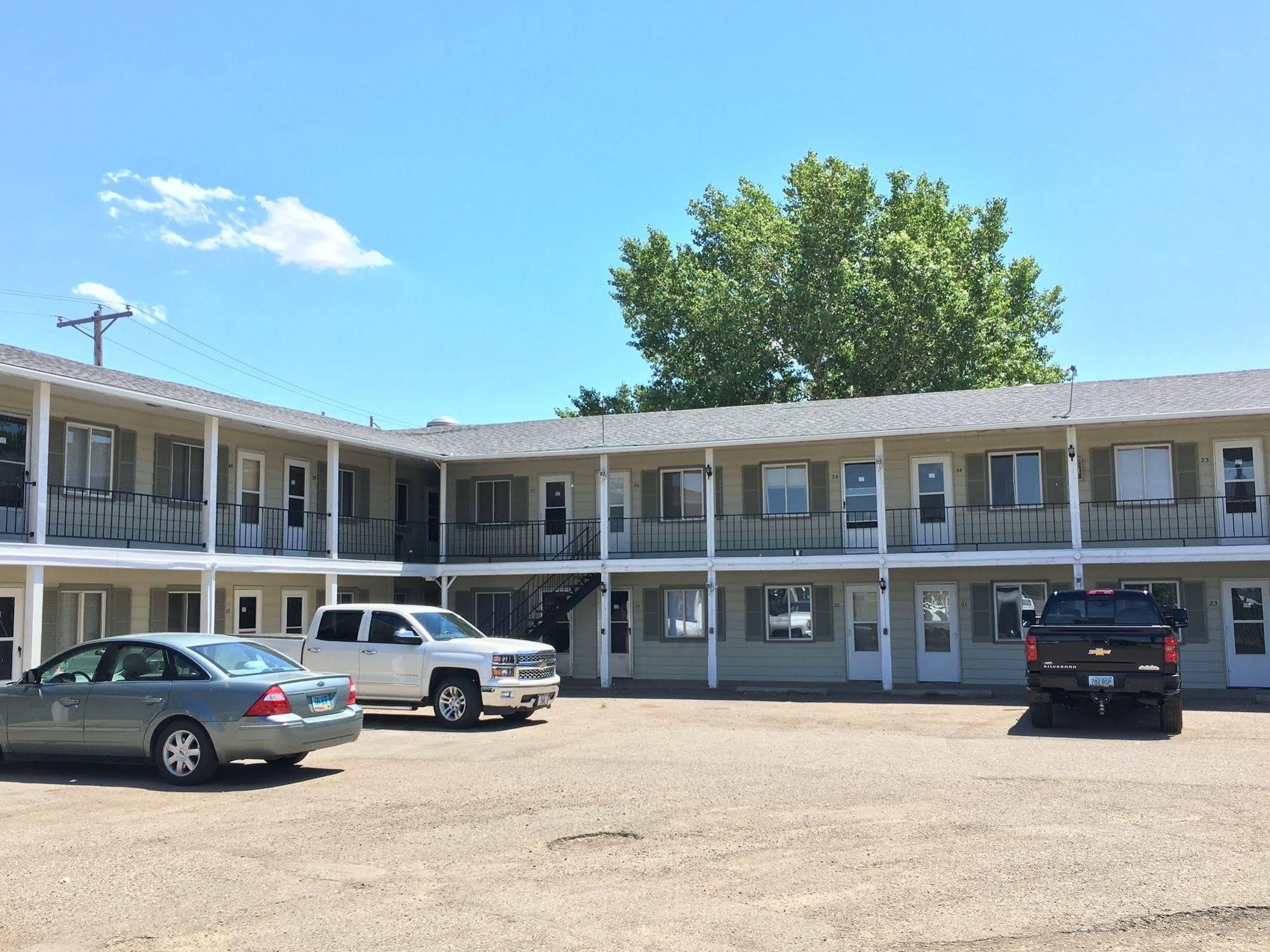Colonial Motel And RV Park