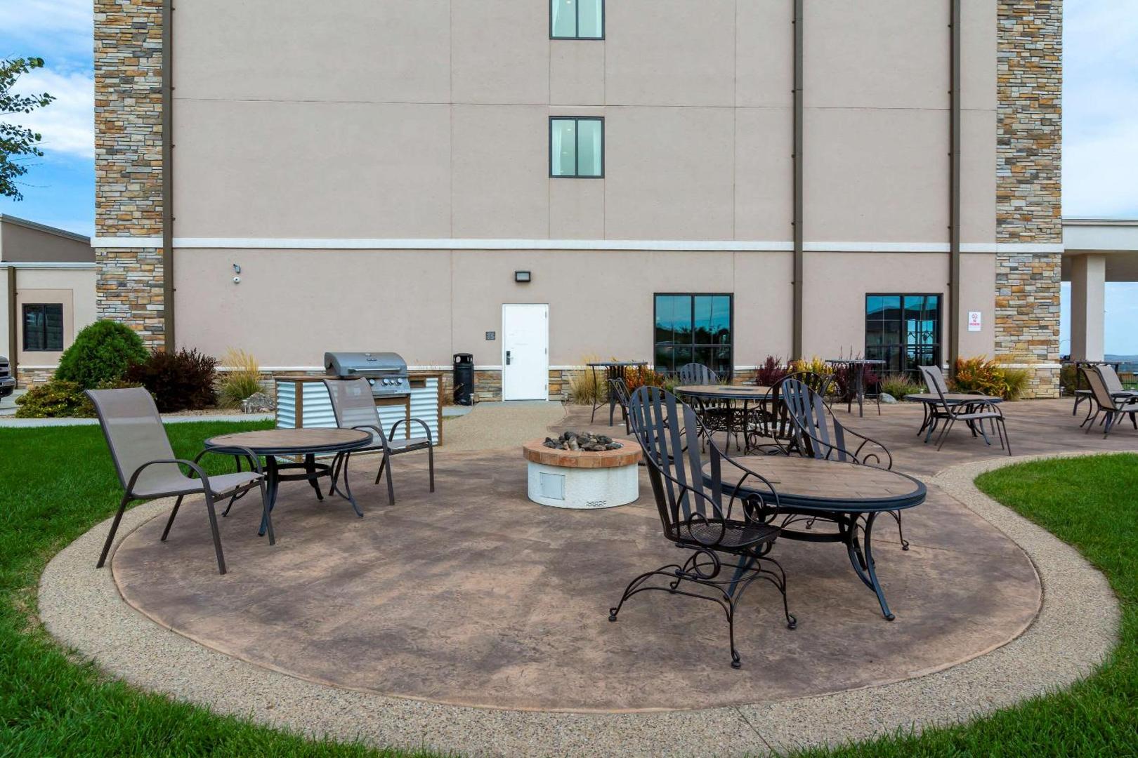 Comfort Inn & Suites Mandan - Bismarck