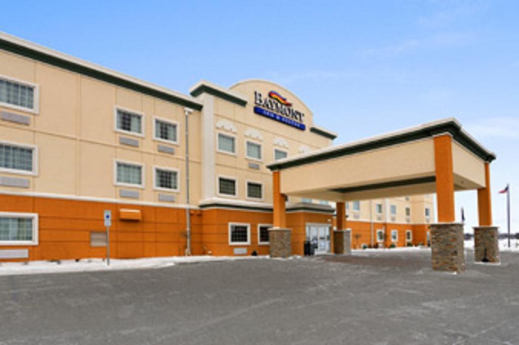 Baymont by Wyndham Minot