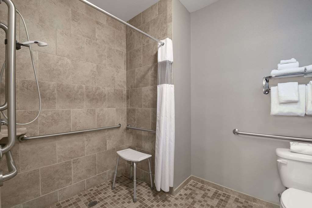 Baymont by Wyndham Minot